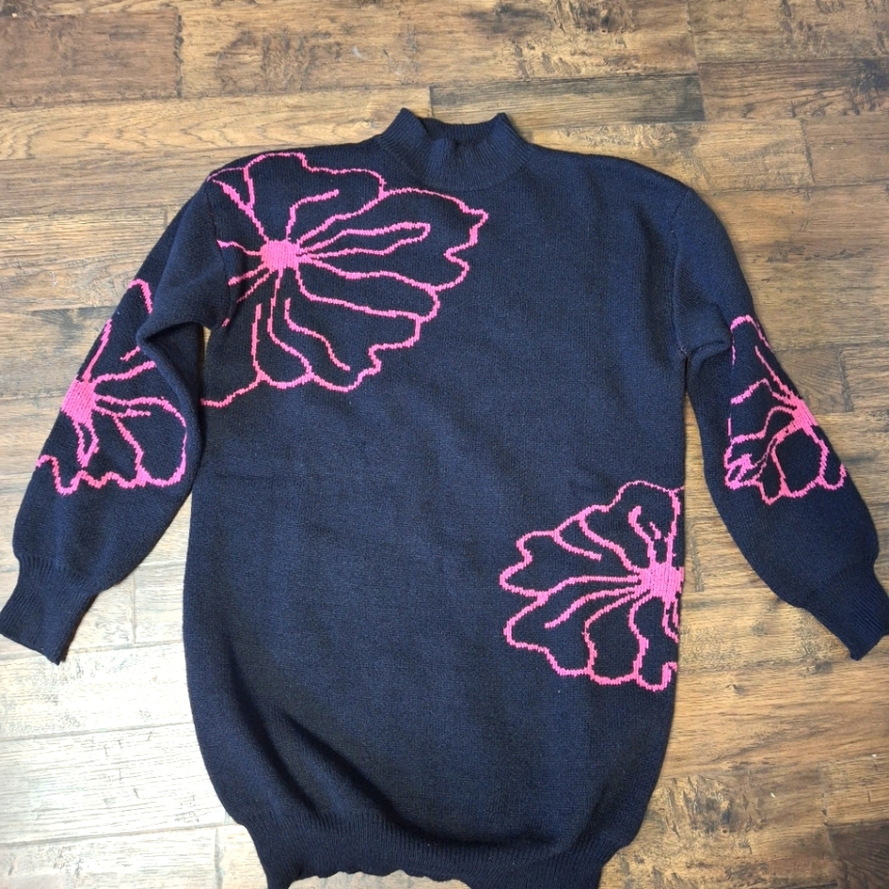 Brand new floral print black sweater size Large